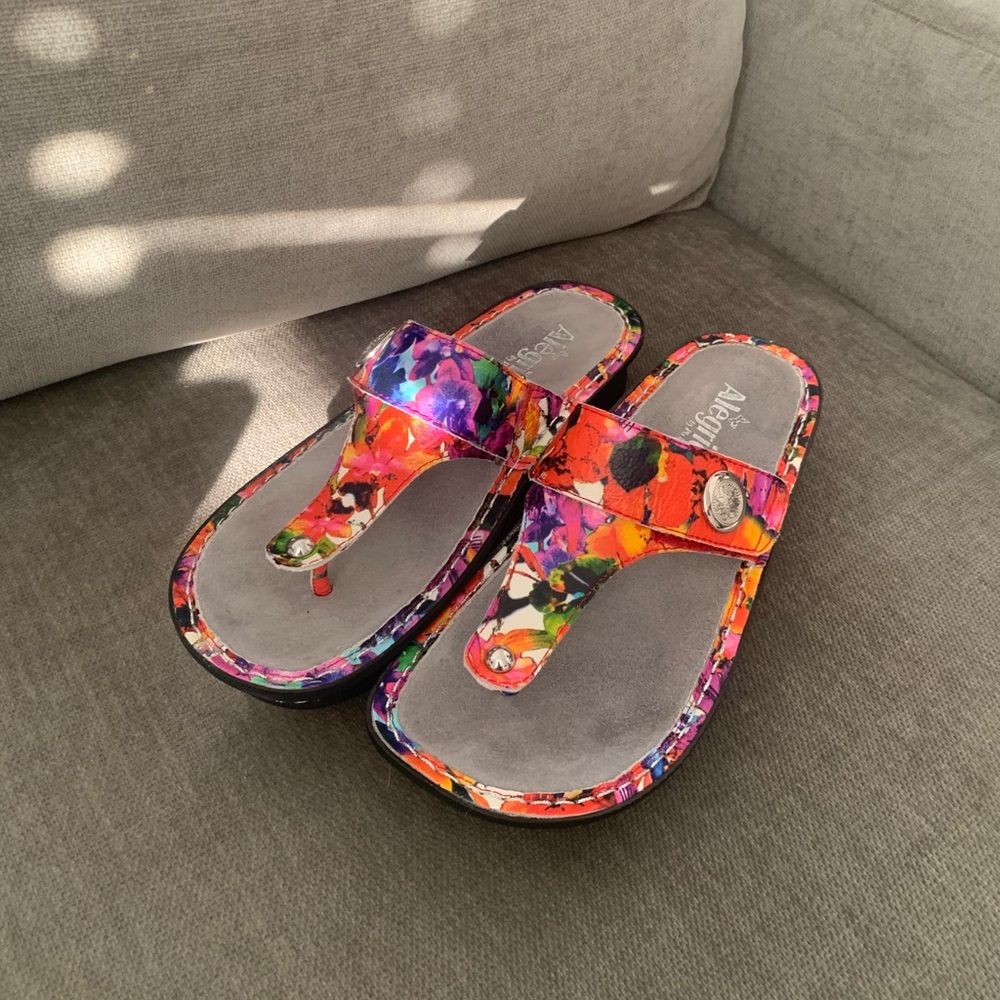 Algeria sandals brand new without tags sz 39